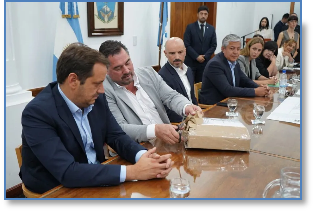 Ofertas para construir otra EPET